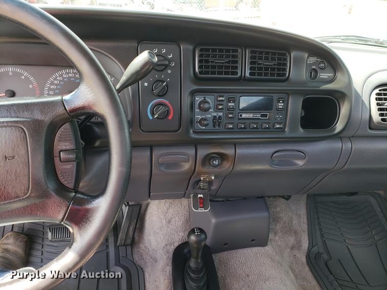 image for item EP9440 2001 Dodge Ram 2500 pickup truck