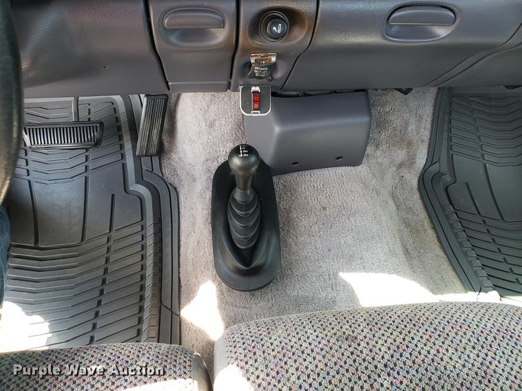 image for item EP9440 2001 Dodge Ram 2500 pickup truck