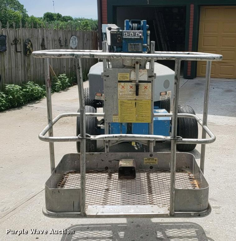 image for item EP9453 Genie Z30/20HD man lift