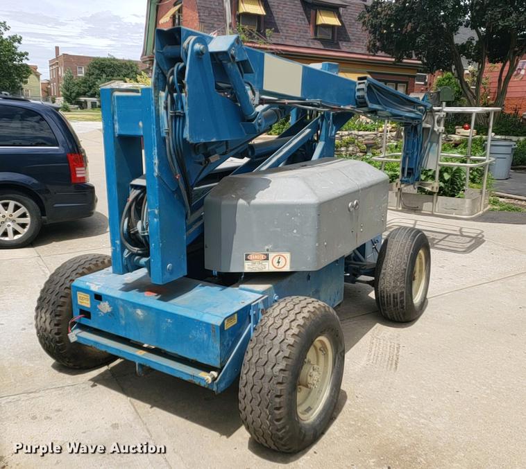 image for item EP9453 Genie Z30/20HD man lift