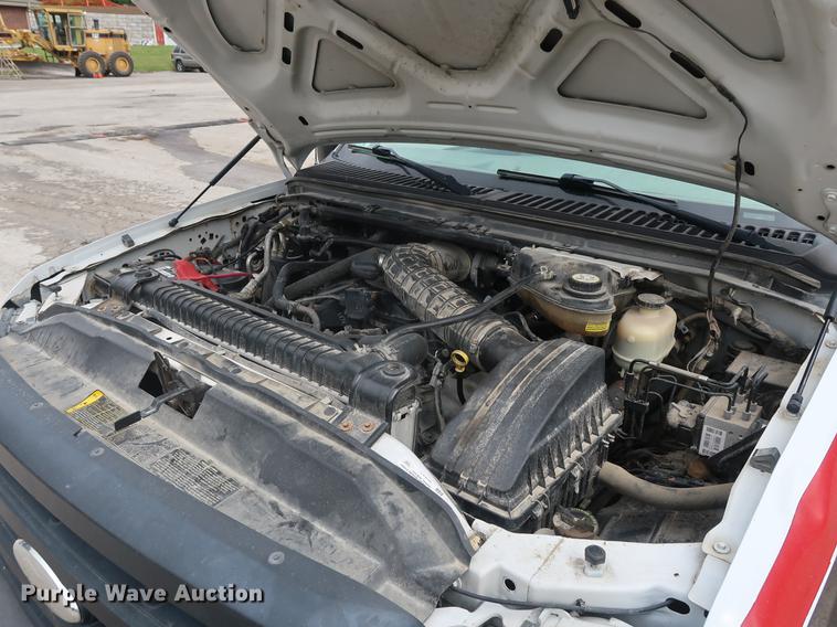 image for item EP9465 2007 Ford F350 Super Duty utility bed pickup truck