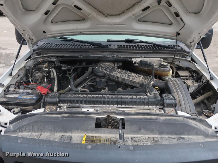 image for item EP9465 2007 Ford F350 Super Duty utility bed pickup truck