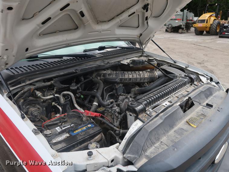 image for item EP9465 2007 Ford F350 Super Duty utility bed pickup truck