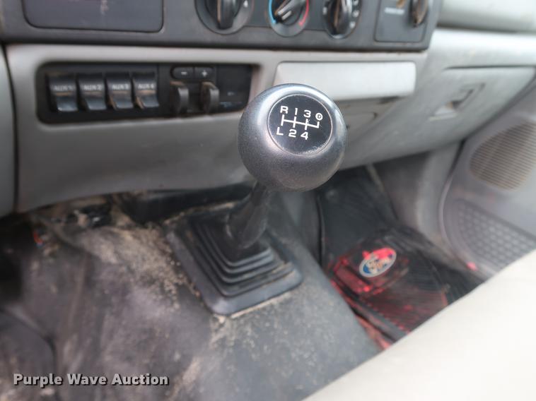 image for item EP9465 2007 Ford F350 Super Duty utility bed pickup truck