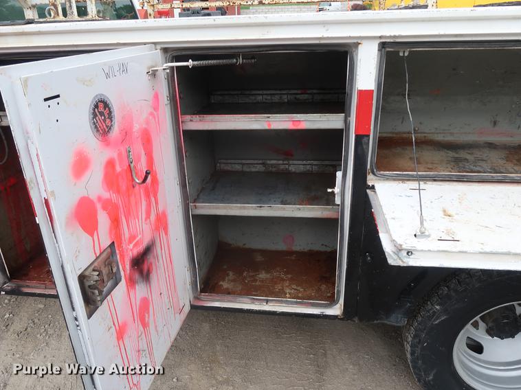 image for item EP9465 2007 Ford F350 Super Duty utility bed pickup truck