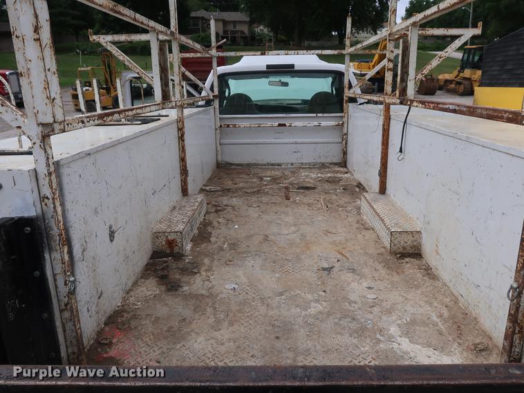 image for item EP9465 2007 Ford F350 Super Duty utility bed pickup truck