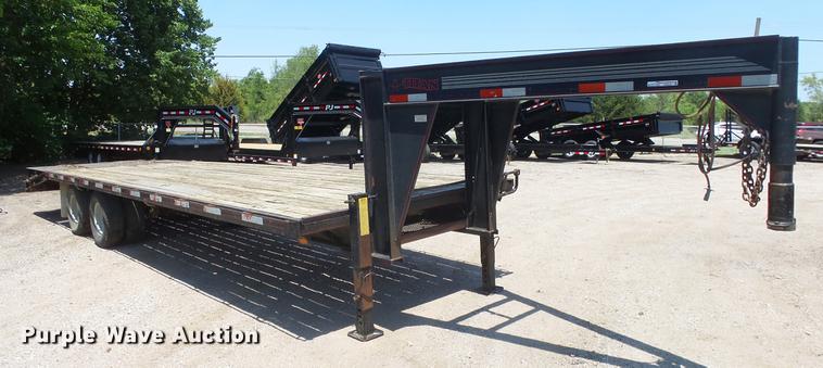 image for item ER9533 2003 Titan equipment trailer
