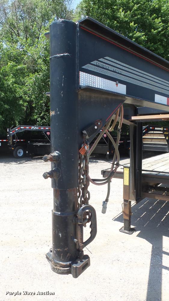 image for item ER9533 2003 Titan equipment trailer