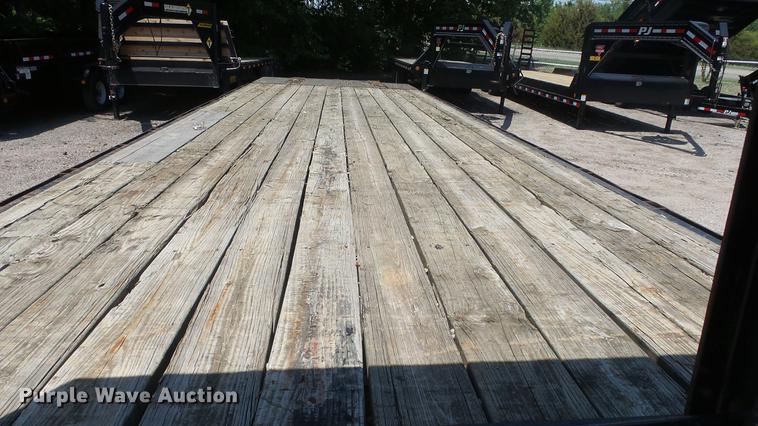 image for item ER9533 2003 Titan equipment trailer