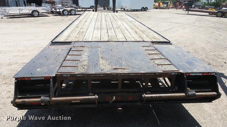 image for item ER9533 2003 Titan equipment trailer