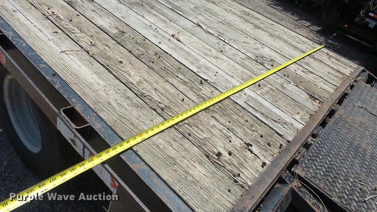 image for item ER9533 2003 Titan equipment trailer