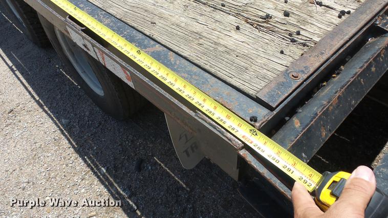 image for item ER9533 2003 Titan equipment trailer