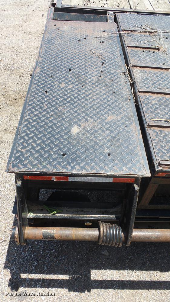 image for item ER9533 2003 Titan equipment trailer