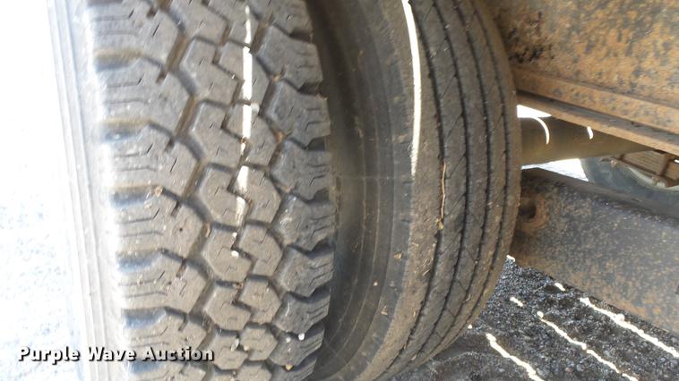 image for item ER9533 2003 Titan equipment trailer