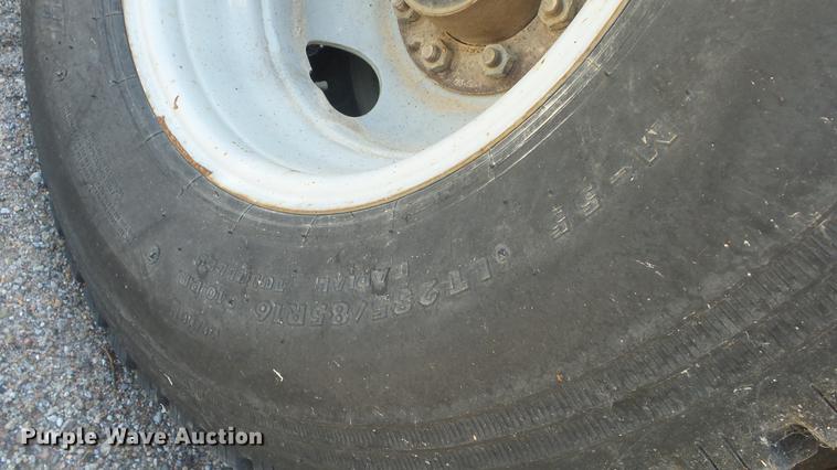 image for item ER9533 2003 Titan equipment trailer