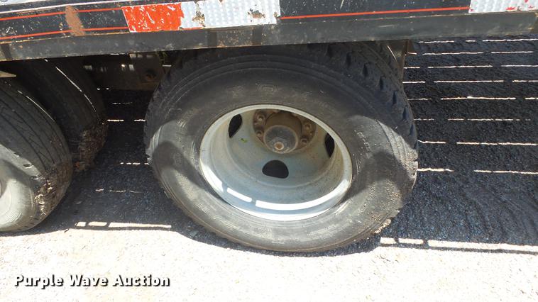 image for item ER9533 2003 Titan equipment trailer