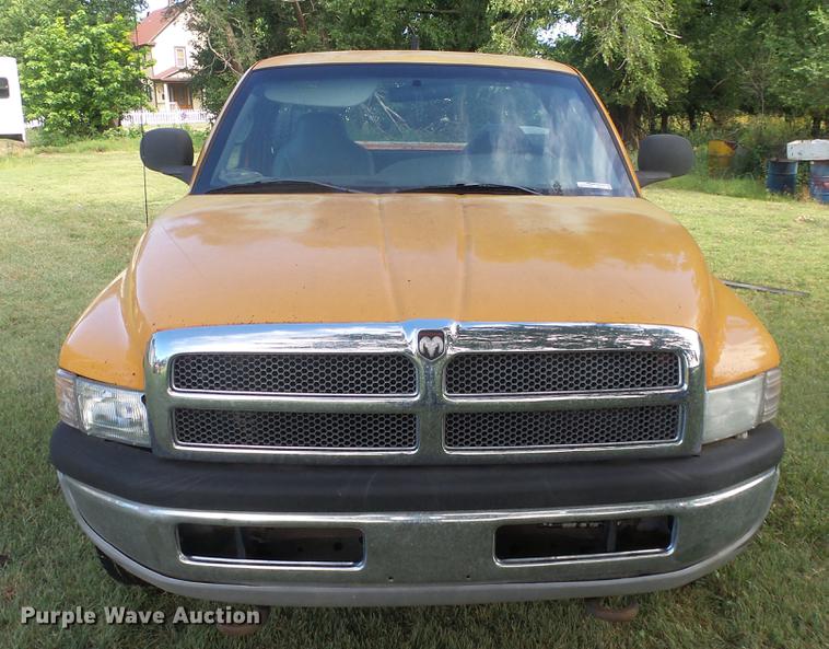 image for item ER9537 2001 Dodge Ram 2500 pickup truck