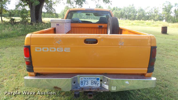 image for item ER9537 2001 Dodge Ram 2500 pickup truck