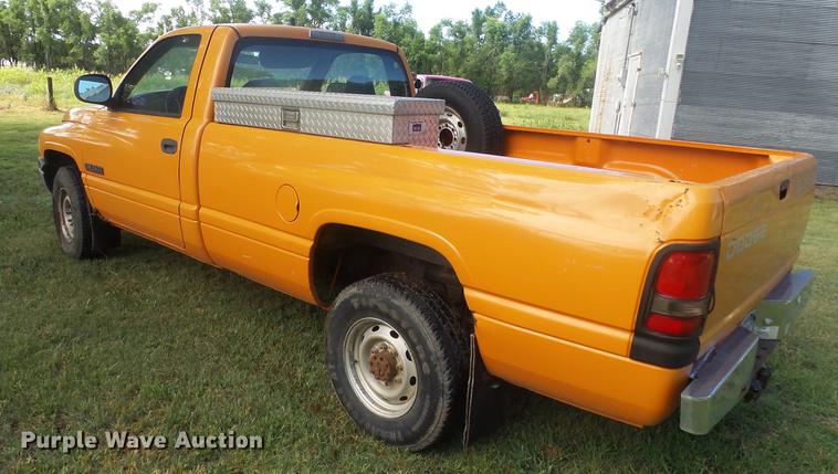 image for item ER9537 2001 Dodge Ram 2500 pickup truck