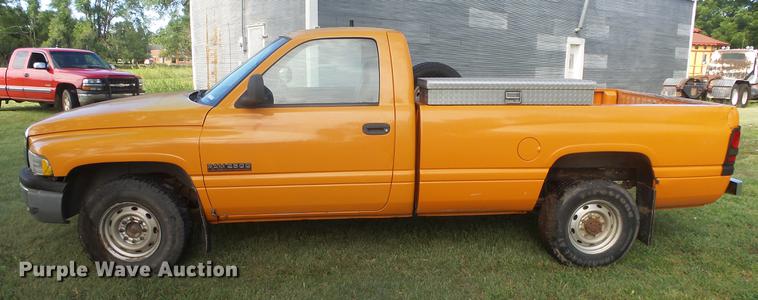 image for item ER9537 2001 Dodge Ram 2500 pickup truck