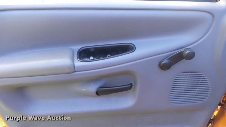 image for item ER9537 2001 Dodge Ram 2500 pickup truck