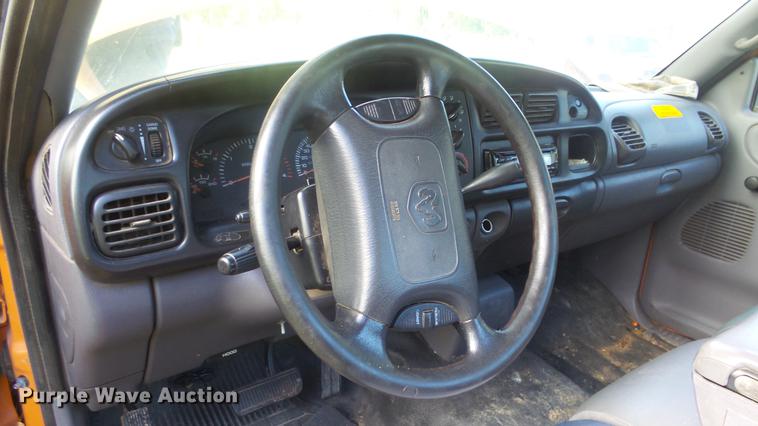 image for item ER9537 2001 Dodge Ram 2500 pickup truck