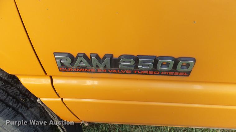 image for item ER9537 2001 Dodge Ram 2500 pickup truck