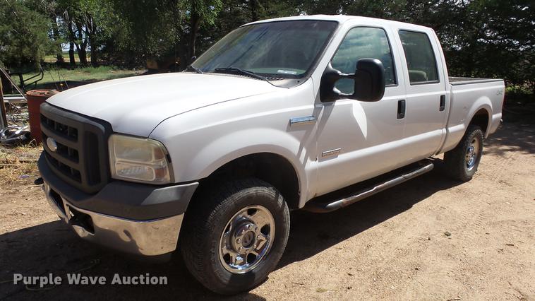 image for item ER9538 2005 Ford F250 Super Duty Crew Cab pickup truck