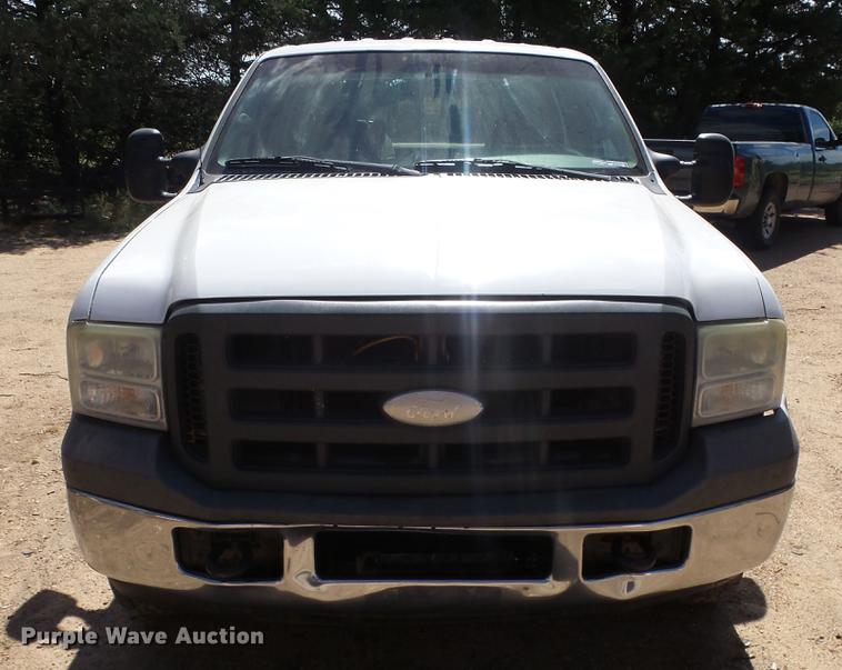 image for item ER9538 2005 Ford F250 Super Duty Crew Cab pickup truck