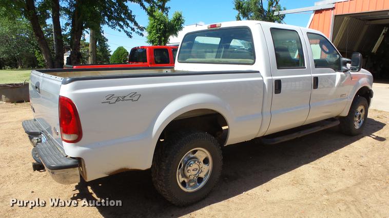image for item ER9538 2005 Ford F250 Super Duty Crew Cab pickup truck