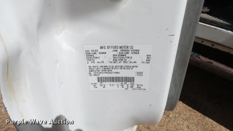 image for item ER9538 2005 Ford F250 Super Duty Crew Cab pickup truck