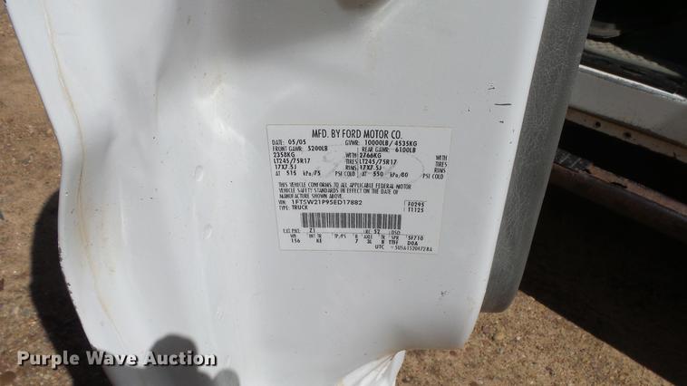 image for item ER9538 2005 Ford F250 Super Duty Crew Cab pickup truck