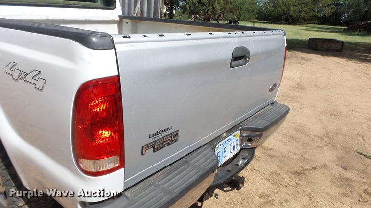 image for item ER9538 2005 Ford F250 Super Duty Crew Cab pickup truck