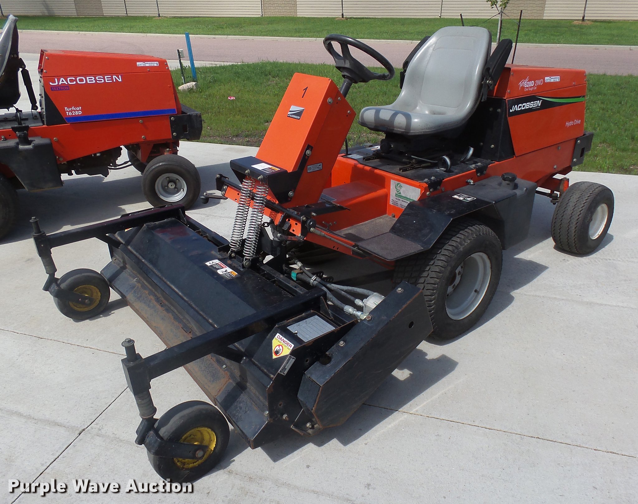 Jacobsen Turfcat 628D lawn mower in Harrisburg, SD Item DX9119 sold