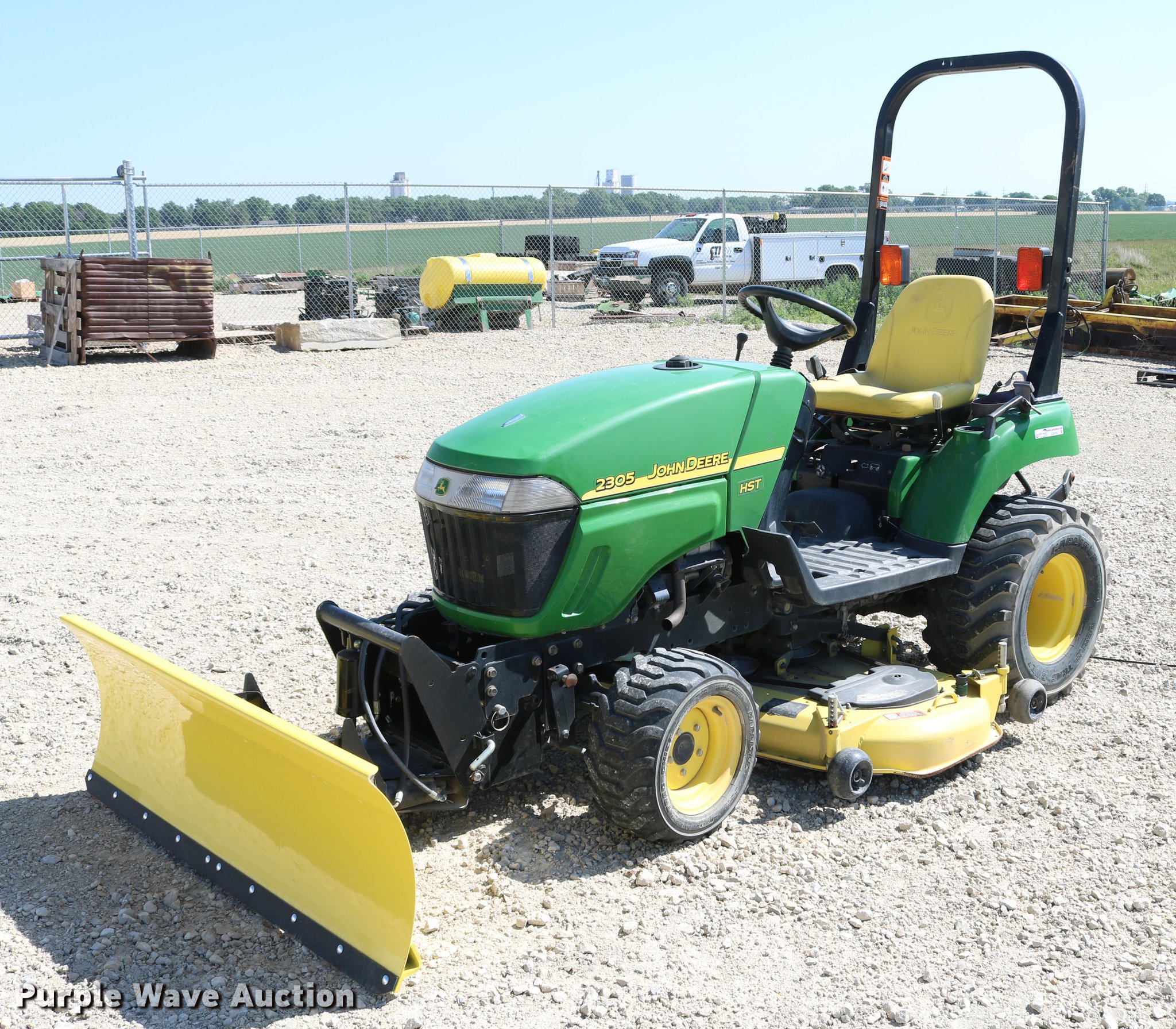 2006 John Deere 2305 MFWD tractor in Abilene, KS Item EX9767 sold