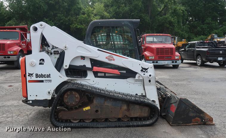 image for item AX9028 2015 Bobcat T770 skid steer