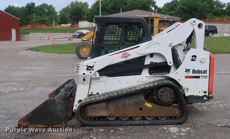 image for item AX9028 2015 Bobcat T770 skid steer