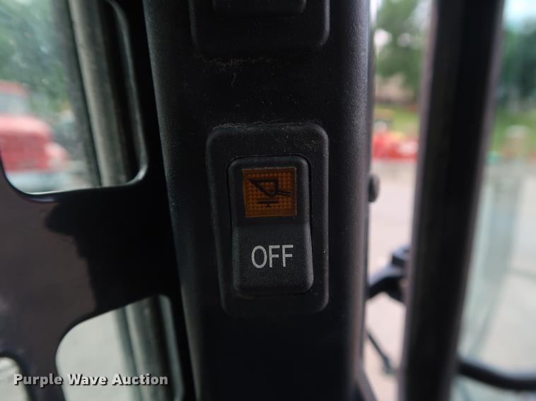 image for item AX9028 2015 Bobcat T770 skid steer