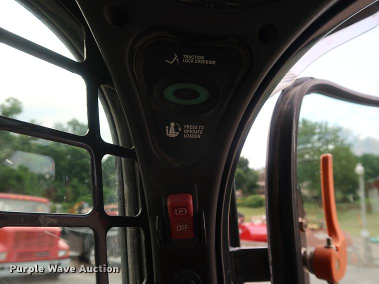 image for item AX9028 2015 Bobcat T770 skid steer