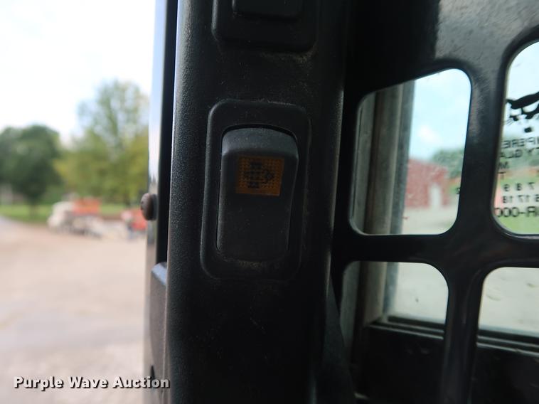 image for item AX9028 2015 Bobcat T770 skid steer