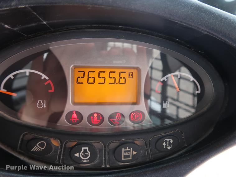 image for item AX9028 2015 Bobcat T770 skid steer