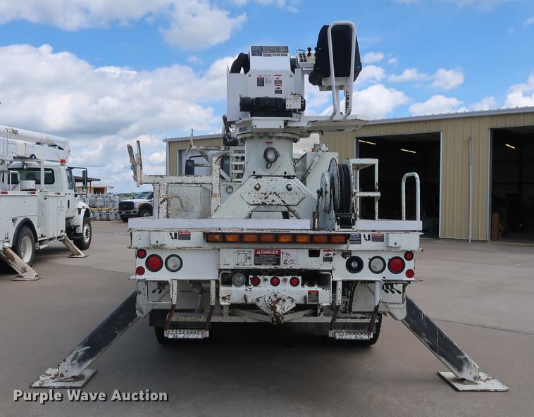 image for item AX9030 2007 International 7400 digger derrick truck