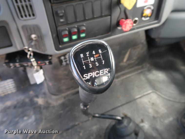 image for item AX9030 2007 International 7400 digger derrick truck