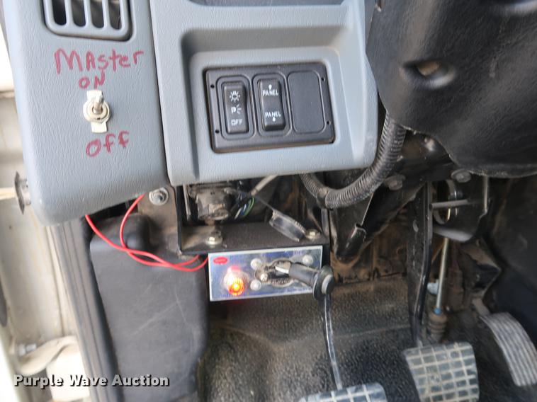 image for item AX9030 2007 International 7400 digger derrick truck