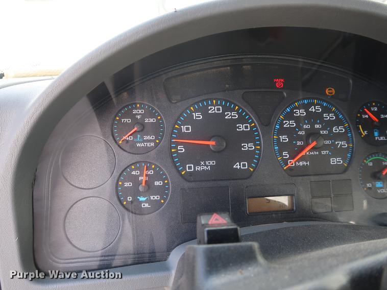 image for item AX9030 2007 International 7400 digger derrick truck