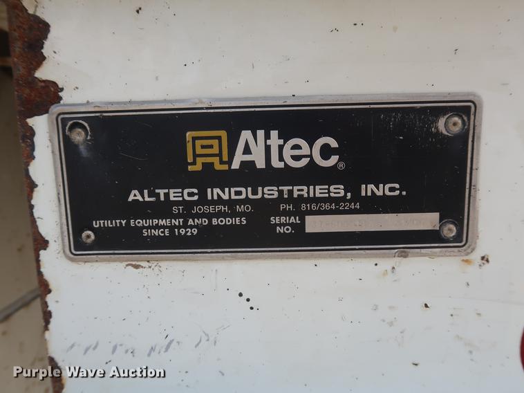 image for item AX9030 2007 International 7400 digger derrick truck