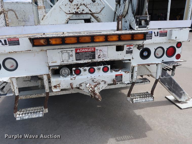 image for item AX9030 2007 International 7400 digger derrick truck