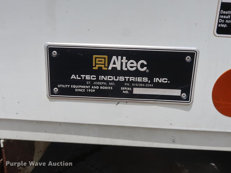 image for item AX9030 2007 International 7400 digger derrick truck