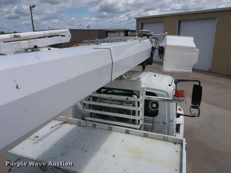 image for item AX9030 2007 International 7400 digger derrick truck