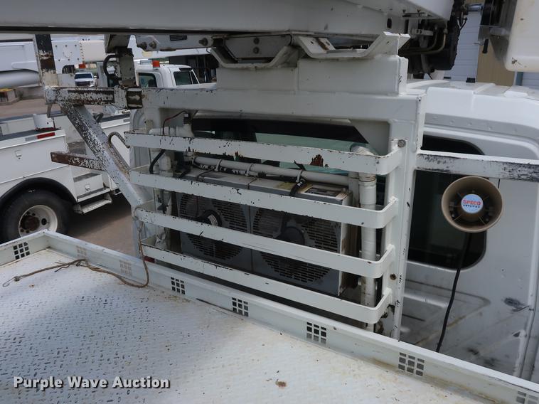 image for item AX9030 2007 International 7400 digger derrick truck